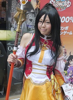 画像ギャラリー No.015のサムネイル画像 / イタリア人コスプレイヤーによる「修羅」,聖夜の街に降臨!「ELSWORD」の魅力をアピールしたPRイベントレポート