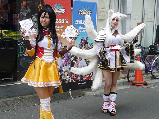 画像ギャラリー No.018のサムネイル画像 / イタリア人コスプレイヤーによる「修羅」，聖夜の街に降臨！「ELSWORD」の魅力をアピールしたPRイベントレポート