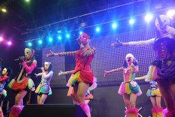 ꡼ No.007Υͥ / ELSWORDסܤοCMȲ̽ҤΥ饤֤夬äֿCM᡼ȯɽפݡ