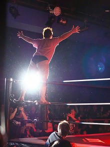 画像ギャラリー No.002のサムネイル画像 / 男色ディーノのゲイムヒヒョー ゼロ:第320回「私の入場のときにキスされるとモテモテ」