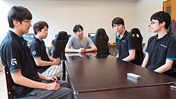 ���������꡼ No.007�Υ���ͥ������ / 4Gamer��1���֤򿶤��֤��Weekly 4Gamer��2015ǯ5��30����6��5��