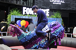 ���������꡼ No.005�Υ���ͥ������ / 4Gamer��1���֤򿶤��֤��Weekly 4Gamer��2018ǯ11��10����11��16�����ץ쥼��Ȥ�ASUS�Ρ�ROG�ץ֥��ɥ������ꥯ�å����