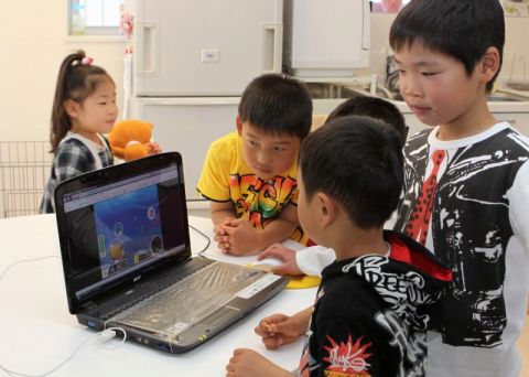 画像ギャラリー No.001のサムネイル画像 / 「天空の魔法ガーデン」,クマのバブちゃんが一般家庭を訪問