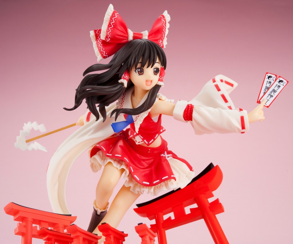 画像集/ホビージャパン，弾幕シューティング「東方Project」の主人公“博麗霊夢”キャラクターフィギュアの注文を受付中