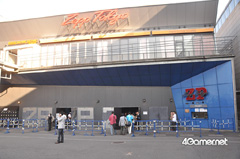 ���������꡼ No.002�Υ���ͥ������ / Zepp Tokyo�˹�ڥ����ƥ����Ȥ����硣����Ϫ�Ȥʤ�ڶʤ�ʹ������TEAM Entertainment Live Act 2011�פ����ͤ��ݡ���