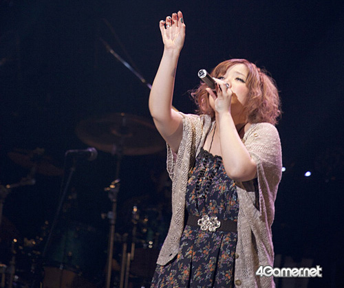 ���������꡼ No.010�Υ���ͥ������ / Zepp Tokyo�˹�ڥ����ƥ����Ȥ����硣����Ϫ�Ȥʤ�ڶʤ�ʹ������TEAM Entertainment Live Act 2011�פ����ͤ��ݡ���