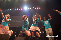 ���������꡼ No.015�Υ���ͥ������ / Zepp Tokyo�˹�ڥ����ƥ����Ȥ����硣����Ϫ�Ȥʤ�ڶʤ�ʹ������TEAM Entertainment Live Act 2011�פ����ͤ��ݡ���