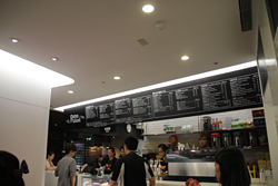 ���������꡼ No.003�Υ���ͥ������ / ��Ω����16ǯ��1500�͵��Ϥδ�Ȥ���Ĺ�������Ѥ�Gamania�������ܼҥӥ��ˬ�䤷����饤�󥲡��೫ȯ�䥢�˥�����θ���ʤɤ򸫤��Ƥ��ä�