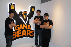 ���������꡼ No.018�Υ���ͥ������ / ��Ω����16ǯ��1500�͵��Ϥδ�Ȥ���Ĺ�������Ѥ�Gamania�������ܼҥӥ��ˬ�䤷����饤�󥲡��೫ȯ�䥢�˥�����θ���ʤɤ򸫤��Ƥ��ä�