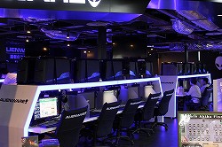 画像ギャラリー No.020のサムネイル画像 / 「ドラゴンネスト」がファミリーマートと大型タイアップを展開! 店内がドラゴンネスト一色に染まった外神田四丁目店をレポート