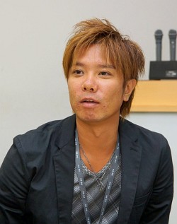 画像ギャラリー No.002のサムネイル画像 / 「ハンゲームフェスティバル★2012は,来ていただければ絶対楽しめます」。計9時間以上に及ぶステージとアトラクションを仕掛ける2人のキーマンに聞く