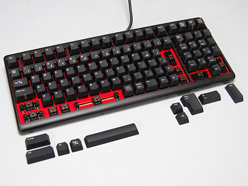 画像集#007のサムネイル/“Cherry茶軸”採用の赤い限定版,DHARMAPOINT製キーボード「DRTCKB102UBRT」テストレポート