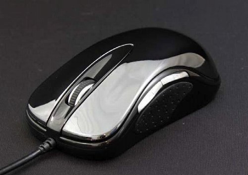 画像ギャラリー No.001のサムネイル画像 / DHARMAPOINT,「鉄鬼」仕様の「DRM26」&マウスパッドを発売