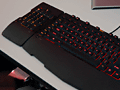 「X6 Keyboard」＆「X5 Mouse」。実機展示された「SideWinder」の気になるところを担当者に確認