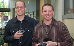 画像集#005のサムネイル/「SideWinder X8 Mouse」詳報。穴のないスペックは,ゲーマー向けワイヤレスマウスの概念を変えるか?