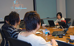 画像集#024のサムネイル/KeNNy,uNleashed & fumio×Microsoft。「SideWinder X8はゲームで使えるのか」座談会レポート