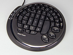 画像集#004のサムネイル/ゲーマー向け左手用キーボード「Wolfking Warrior」のレビューを掲載