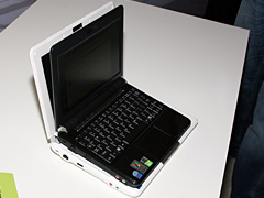꡼ No.003Υͥ / COMPUTEX 200809ASUSܾΦͽ2Eee PCȯɽʤɤιٻˤϼưǥåå