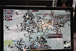 ꡼ No.006 | G-Star 2011ϡKingdom Under Fire IIפΥץ쥤ݡȤǺܡоȤʤ붯Ϥʥܥ廊ץ쥤֥ǤŸϡ㤷