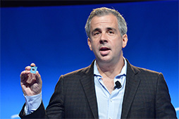 画像ギャラリー No.002のサムネイル画像 / Intel,Silvermontベースのサーバー向け低消費電力SoC「Atom C2000」を発表。14nm世代の次期主力CPU「Broadwell」にも言及