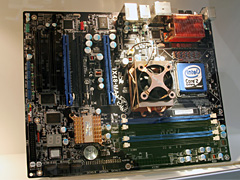 画像集#009のサムネイル/もはや“いらない子”なのか? Intel,フラグシップチップセット「X48」出荷開始