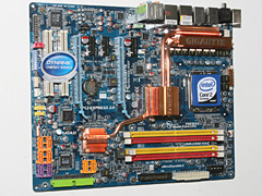 画像集#015のサムネイル/もはや“いらない子”なのか? Intel,フラグシップチップセット「X48」出荷開始