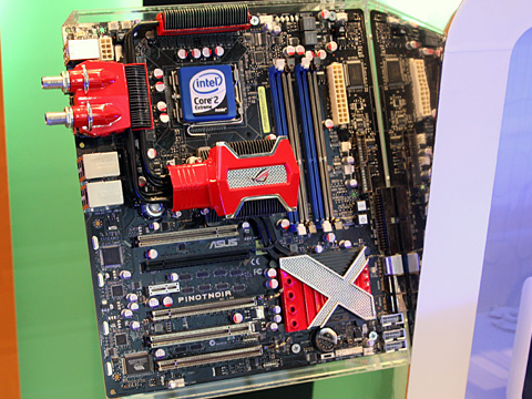 画像ギャラリー No.004のサムネイル画像 / ASUS,ゲーマー向け製品「R.O.G」の新製品フルラインナップを公開