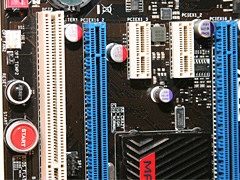 ������#005�Υ���ͥ���/��COMPUTEX 2008��25��ASUS�Ρ�R.O.G�פϡ������ޡ������ȥ����С������å��ݸ�����2�饤��ʥåפ�ʬ��