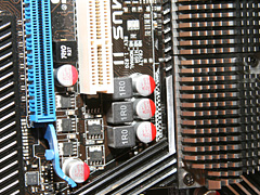 ������#007�Υ���ͥ���/��COMPUTEX 2008��25��ASUS�Ρ�R.O.G�פϡ������ޡ������ȥ����С������å��ݸ�����2�饤��ʥåפ�ʬ��