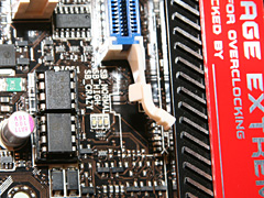 ������#012�Υ���ͥ���/��COMPUTEX 2008��25��ASUS�Ρ�R.O.G�פϡ������ޡ������ȥ����С������å��ݸ�����2�饤��ʥåפ�ʬ��