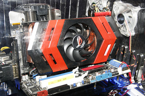 画像ギャラリー No.006のサムネイル画像 / ASUS,超ハイエンドからEee PCまで,全レンジでゲーマー向けPCを推進へ