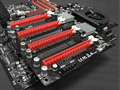 ��Rampage III Extreme�פ�4-way SLI���ǽ�ˤ����ROG Xpander�פμ̿�����