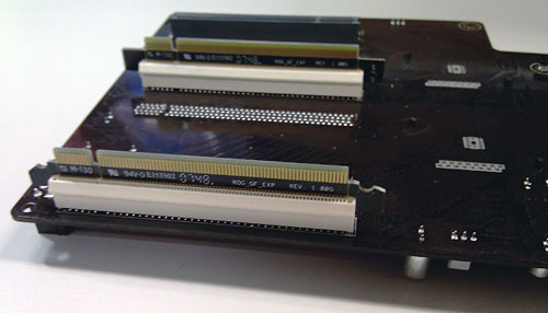 ���������꡼ No.003�Υ���ͥ������ / ��Rampage III Extreme�פ�4-way SLI���ǽ�ˤ����ROG Xpander�פμ̿�����