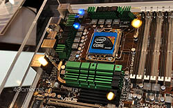 ꡼ No.017 | COMPUTEXϥޡʤ¿о줷ASUS֡ޥܡɤΥȥԥå­ǥå