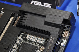 画像ギャラリー No.039のサムネイル画像 / ASUS,次世代R.O.G.マザー「Maximus V」など「Z77」チップセット搭載製品を予告。独自機能の解説も