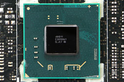 画像ギャラリー No.004のサムネイル画像 / 「Maximus V Formula」フォトレポート。8月登場予定のゲーマー向けマザー,その概要を押さえる