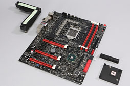 画像ギャラリー No.008のサムネイル画像 / 「Maximus V Formula」フォトレポート。8月登場予定のゲーマー向けマザー,その概要を押さえる