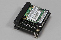 画像ギャラリー No.017のサムネイル画像 / 「Maximus V Formula」フォトレポート。8月登場予定のゲーマー向けマザー,その概要を押さえる