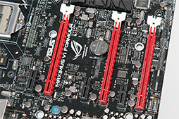 画像ギャラリー No.029のサムネイル画像 / 「MAXIMUS VI FORMULA」フォトレポート。黒い装甲板をまとったゲーマー向けマザーボードの特徴を写真でチェック