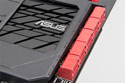 画像ギャラリー No.030のサムネイル画像 / 「MAXIMUS VI FORMULA」フォトレポート。黒い装甲板をまとったゲーマー向けマザーボードの特徴を写真でチェック