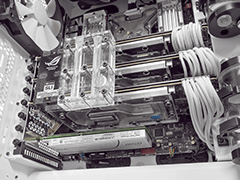 ������200����Ķ�餬1��¤ꡤ�ä����ǹ�10���ߡ��ץ饤��ǡ������䤵���ȵ�ˤα��䥲����PC�ɤ򸫤Ƥ���