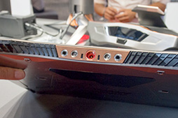 画像集#007のサムネイル/［IFA 2015］ASUS，ゲーマー向けでは世界初の液冷対応ノートPCを発表。垂直100Hz＆G-SYNC対応の湾曲ディスプレイにも注目集まる