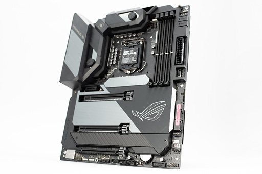 写真で見る「ROG MAXIMUS XI FORMULA」。ASUSのゲーマー向けハイエンド 写真で見る「ROG MAXIMUS XI FORMULA」。ASUSのゲーマー向けハイエンド