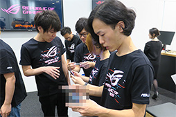 画像ギャラリー No.007のサムネイル画像 / ASUSが投入する“謎のゲーマー向けスマートフォン”とは? ももち&チョコブランカ選手など6人のレビュワーによる第一印象を聞いてみた