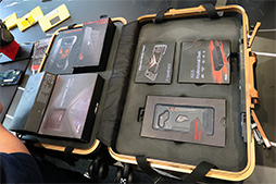 ���������꡼ No.017�Υ���ͥ������ / ASUS�տȤΥ����ޡ��������ޡ��ȥե����ROG Phone�פ�11��23����ȯ����ꡣ���ʤ���13����