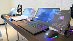 ���������꡼ No.002�Υ���ͥ������ / ASUS�������Ρ���PC�䥲���ޡ�������Х���ǥ����ץ쥤�ʤɿ����ʤ�¿��ȯɽ��������ˤ�Ȥ���2���̥Ρ���PC�����ܤ�