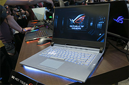 ���������꡼ No.013�Υ���ͥ������ / ASUS�������Ρ���PC�䥲���ޡ�������Х���ǥ����ץ쥤�ʤɿ����ʤ�¿��ȯɽ��������ˤ�Ȥ���2���̥Ρ���PC�����ܤ�