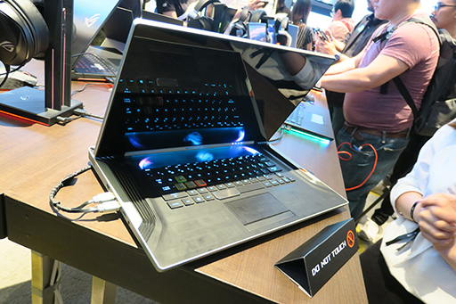 ���������꡼ No.014�Υ���ͥ������ / ASUS�������Ρ���PC�䥲���ޡ�������Х���ǥ����ץ쥤�ʤɿ����ʤ�¿��ȯɽ��������ˤ�Ȥ���2���̥Ρ���PC�����ܤ�