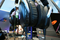 ���������꡼ No.027�Υ���ͥ������ / ASUS�������Ρ���PC�䥲���ޡ�������Х���ǥ����ץ쥤�ʤɿ����ʤ�¿��ȯɽ��������ˤ�Ȥ���2���̥Ρ���PC�����ܤ�