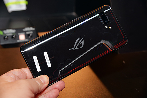 ASUS，ゲーム特化スマートフォン新製品「ROG Phone II」を発表。6.59 